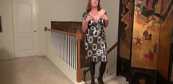  American gilf Melody needs toying her hairy cunt